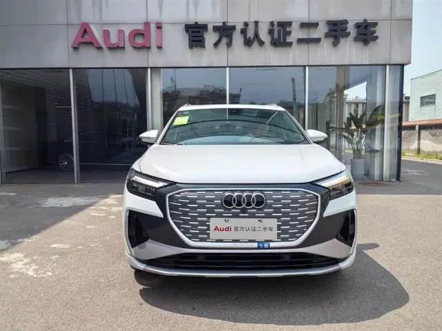 Audi Q4 e-tron — Фото автомобиля 2