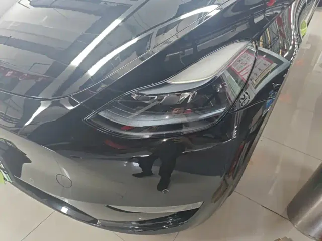 Tesla Model Y — Фото автомобиля 23