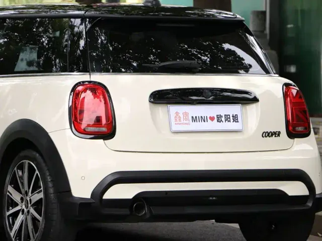 MINI Hatch — Фото автомобиля 12