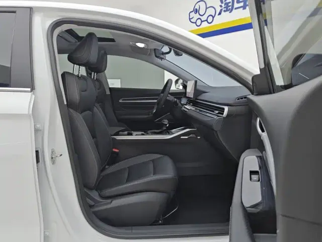 Geely Emgrand — Фото автомобиля 8