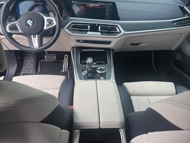 BMW X7 — Фото автомобиля 8
