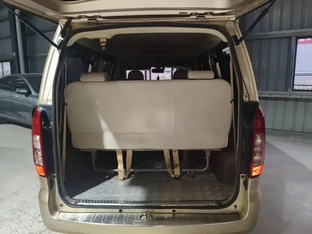 Wuling Hongguang V — Фото автомобиля 22
