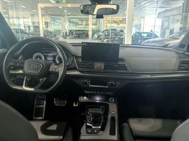 Audi Q5L — Фото автомобиля 10