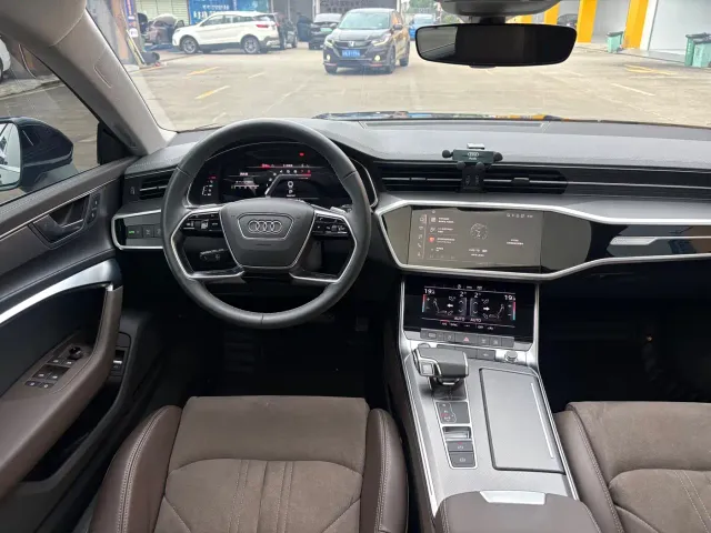 Audi A7L — Фото автомобиля 8
