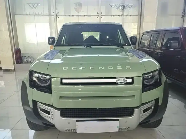 Land Rover Defender — Фото автомобиля 2