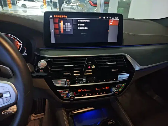 BMW 5 Series — Фото автомобиля 12