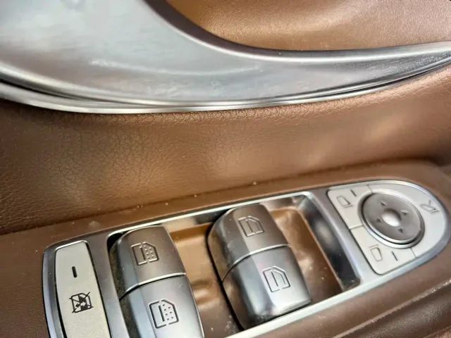 Mercedes-Benz E-Class — Фото автомобиля 21