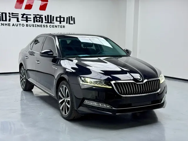 Skoda Superb — Фото автомобиля 3