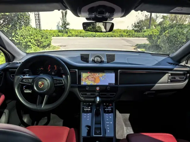 Porsche Macan — Фото автомобиля 8