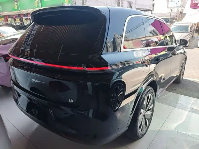 Li Auto L8 — Фото автомобиля 6