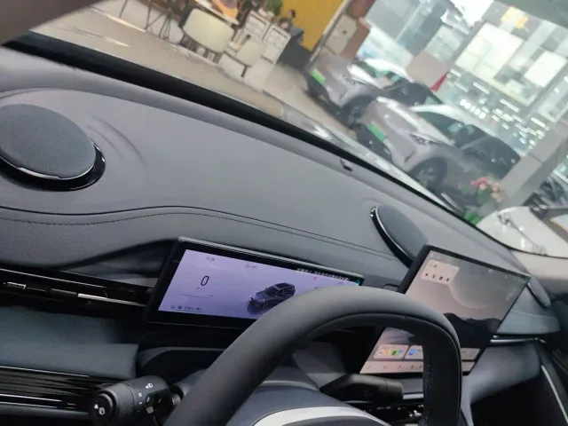 Geely Galaxy E5 — Фото автомобиля 12