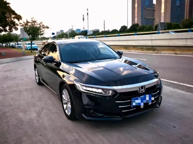 Honda Accord — Фото автомобиля 3