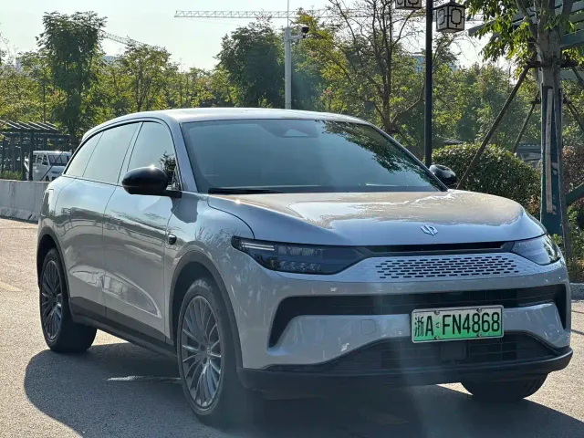 Фотография автомобиля — Leapmotor C11