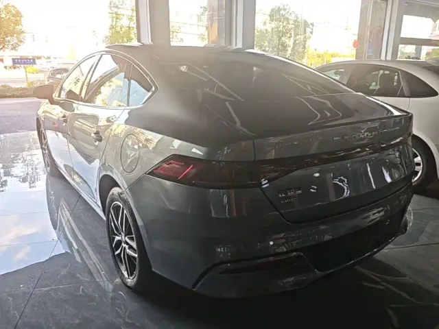 BYD Qin PLUS — Фото автомобиля 4