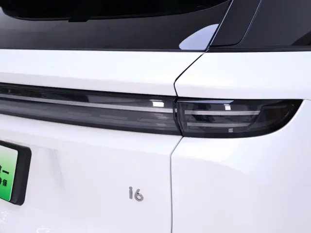 Li Auto i6 — Фото автомобиля 9