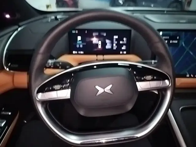 XPeng XPeng G9 2022 570 Pro — Фото автомобиля 10