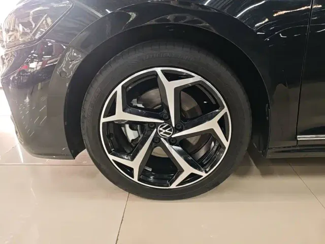 Volkswagen Passat — Фото автомобиля 22