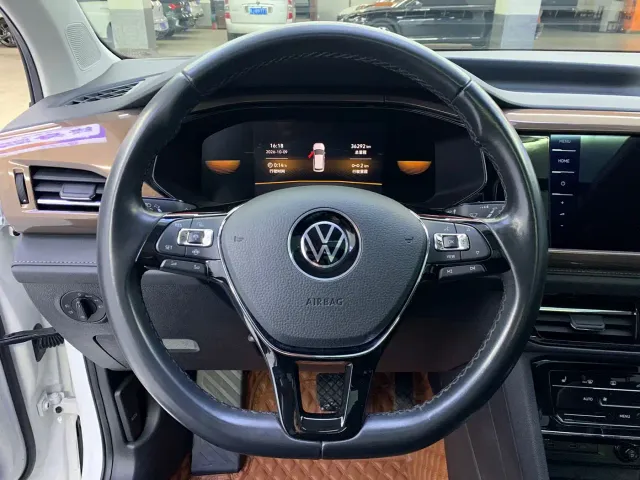 Volkswagen Tharu — Фото автомобиля 6
