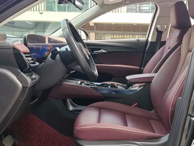 Buick Envision Plus — Фото автомобиля 9