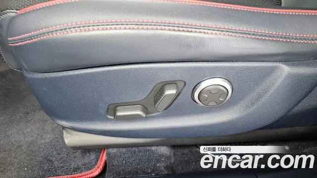 Genesis GV70 2.5T Бензин AWD — Фото автомобиля 27