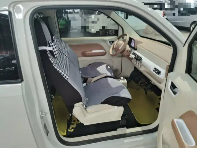 Wuling Hongguang Mini EV — Фото автомобиля 24