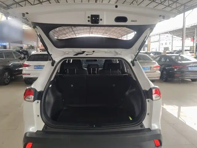 Toyota Corolla Cross — Фото автомобиля 18