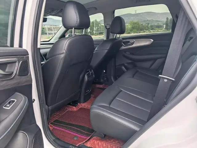 Roewe RX5 — Фото автомобиля 9