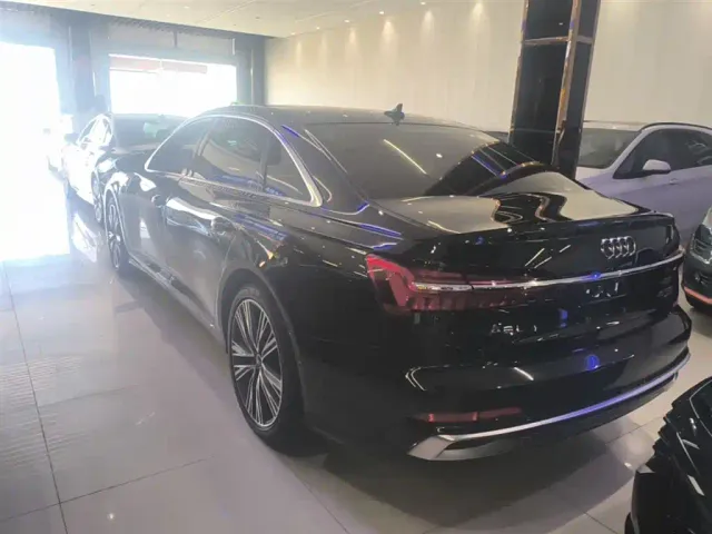 Audi A6L — Фото автомобиля 4