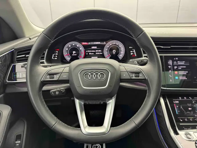Audi Q8 — Фото автомобиля 6