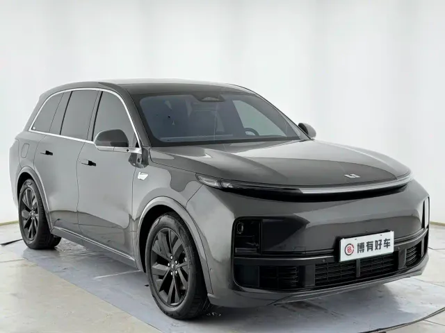 Li Auto L8 — Фото автомобиля 3