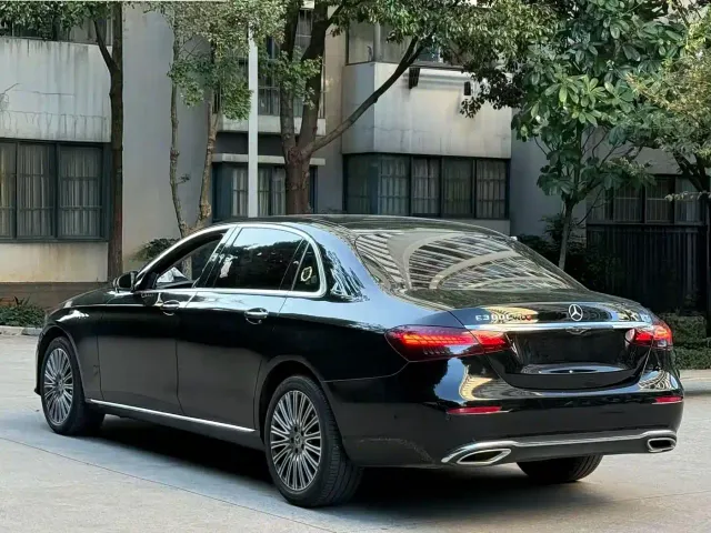 Mercedes-Benz E-Class — Фото автомобиля 9