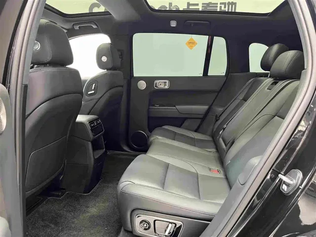 Li Auto L7 — Фото автомобиля 6