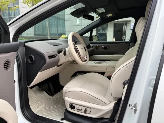 Li Auto i6 — Фото автомобиля 7