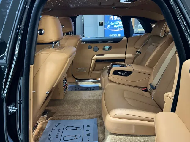 Rolls-Royce Ghost — Фото автомобиля 14
