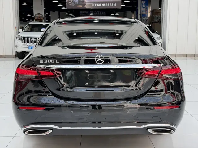 Mercedes-Benz E-Class — Фото автомобиля 21
