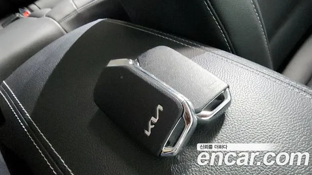 Kia Niro — Фото автомобиля 15