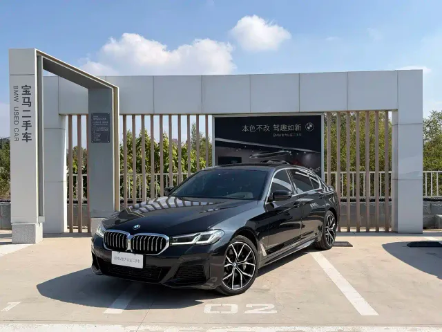 Фотография автомобиля — BMW 5 Series