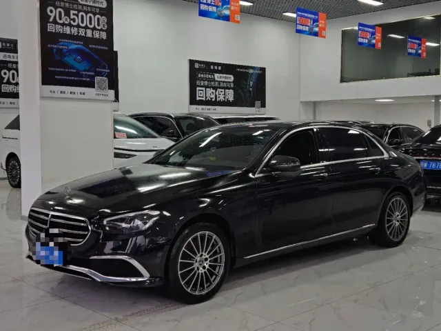 Фотография автомобиля — Mercedes-Benz E-Class