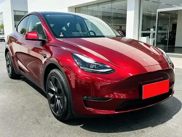 Tesla Model Y — Фото автомобиля 3