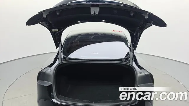 Tesla Model 3 — Фото автомобиля 7