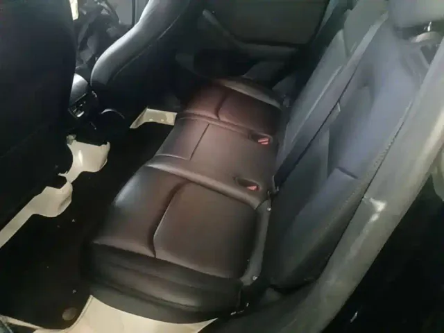 Tesla Model Y — Фото автомобиля 16