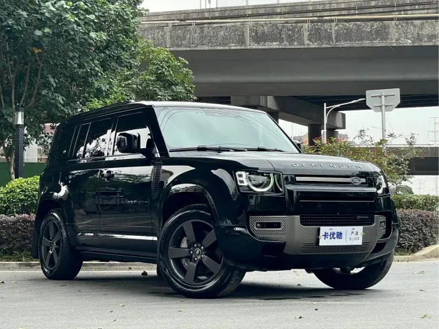 Land Rover Defender — Фото автомобиля 6