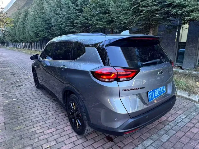 Chevrolet Orlando — Фото автомобиля 6