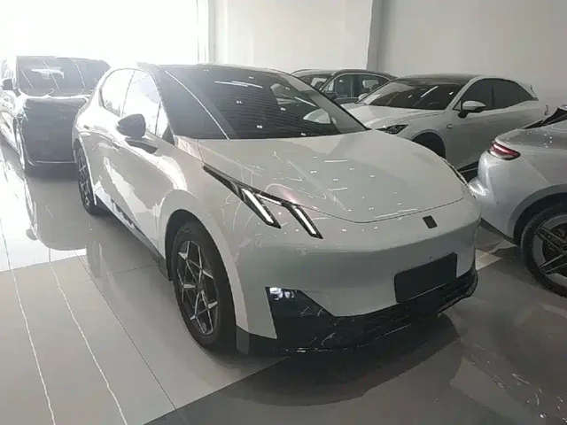 Lynk & Co Z20 — Фото автомобиля 3