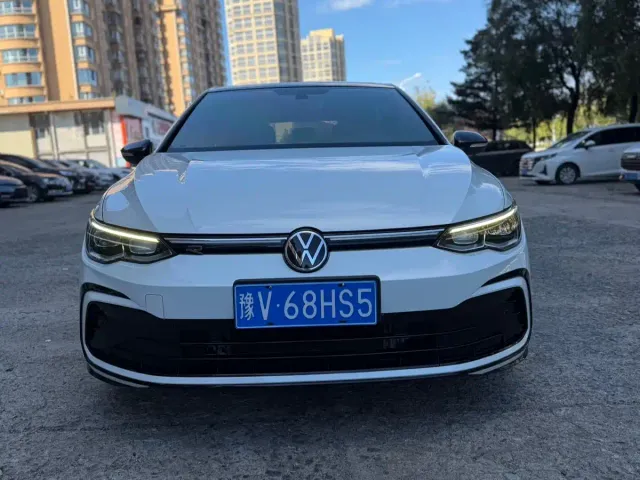 Volkswagen Golf — Фото автомобиля 2