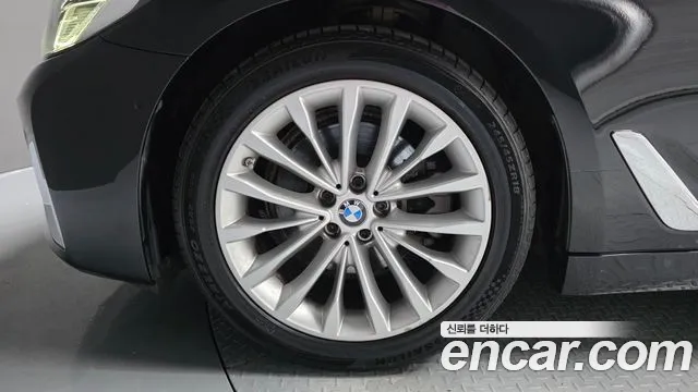 BMW 5-Series — Фото автомобиля 5