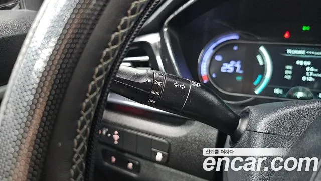 Kia Niro — Фото автомобиля 17