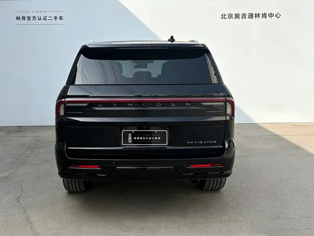 Lincoln Navigator — Фото автомобиля 4