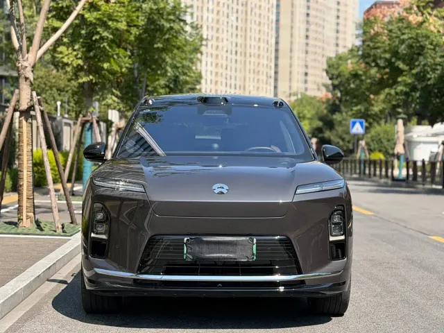 Nio ES8 — Фото автомобиля 2