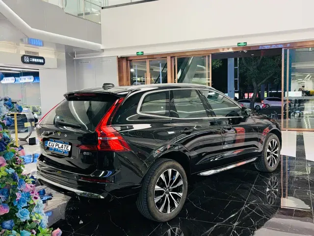 Volvo XC60 — Фото автомобиля 5